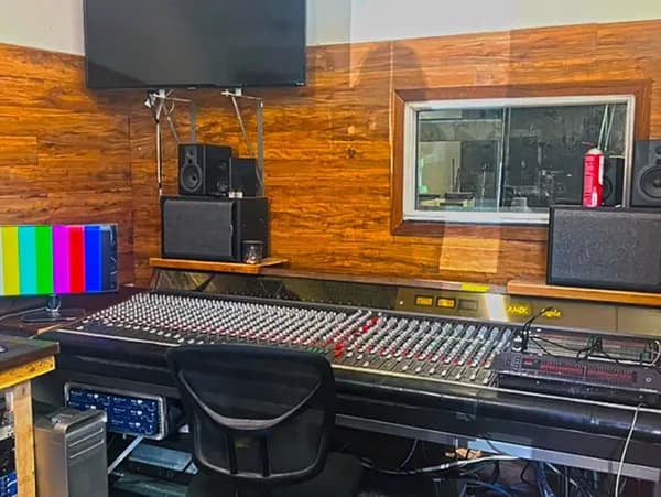 Recording Desk Lenny Charles